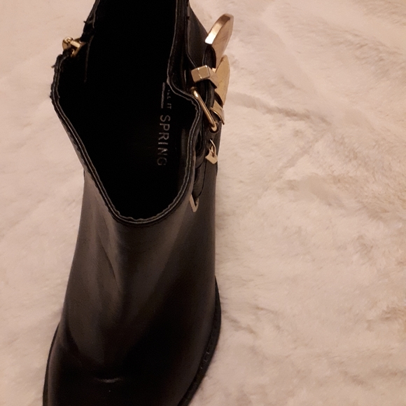 Booties - Picture 4 of 9